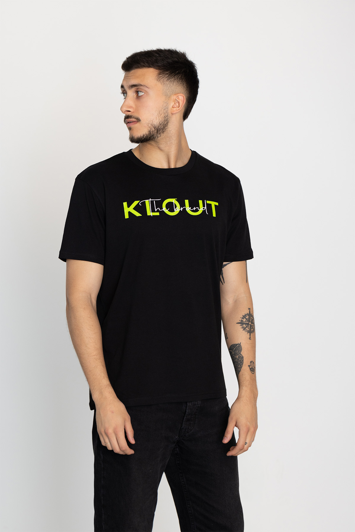 Camiseta Klout Neon Logo Bordado Negro